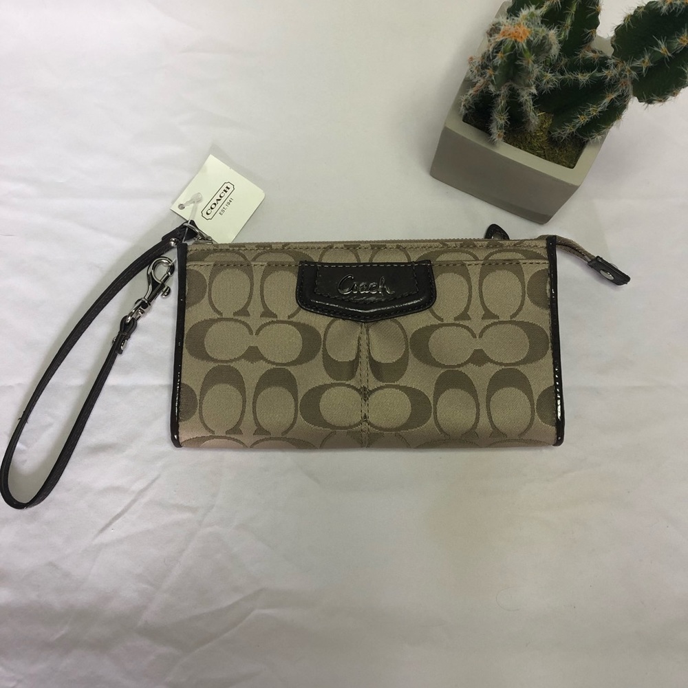 NWT Coach wristlet wallet purse brown leather